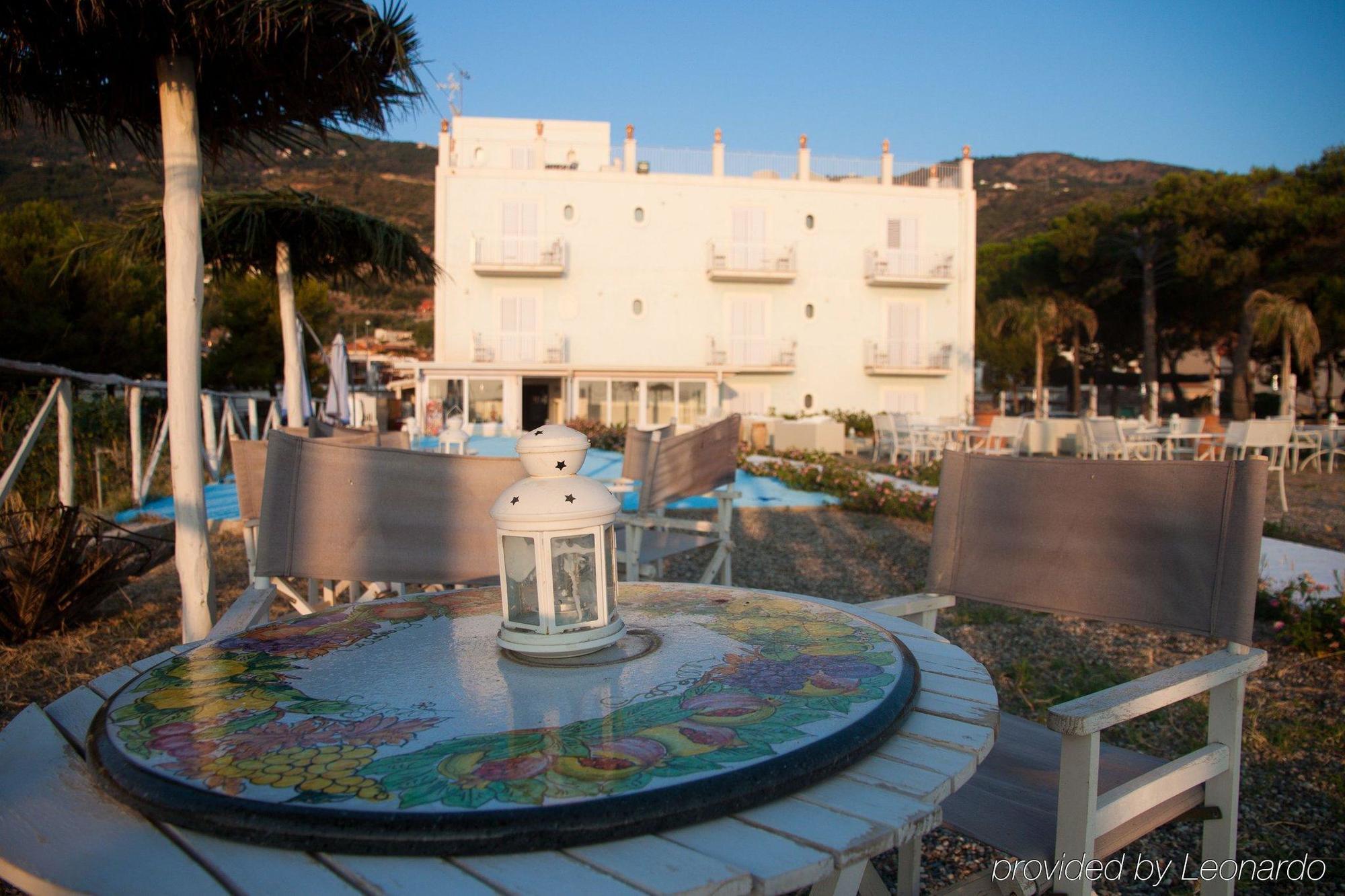 Hotel Yachting Club Mare Gioiosa Marea Exterior foto