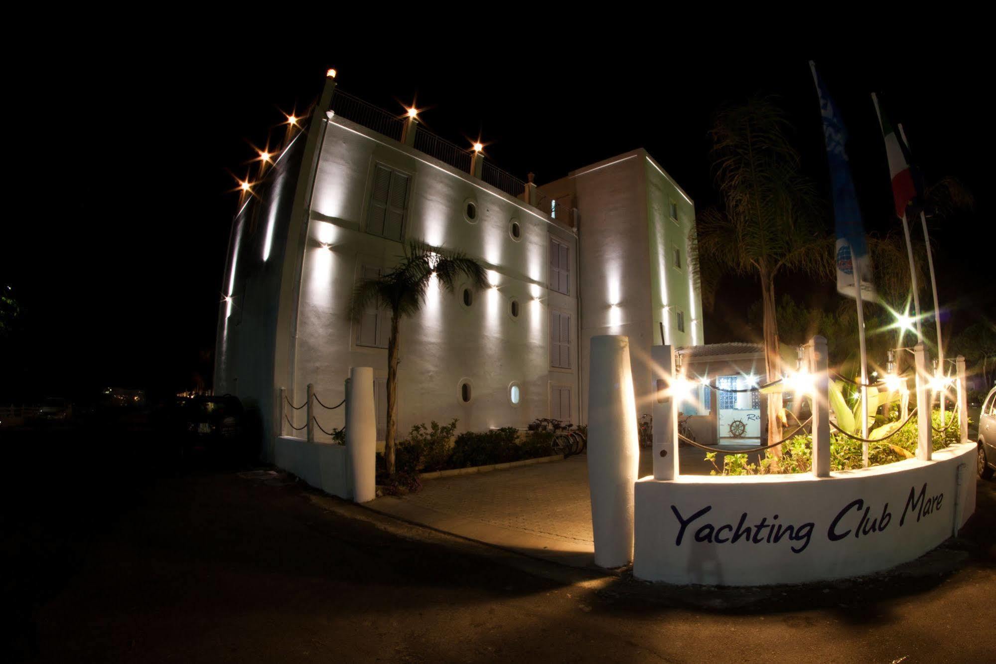 Hotel Yachting Club Mare Gioiosa Marea Exterior foto