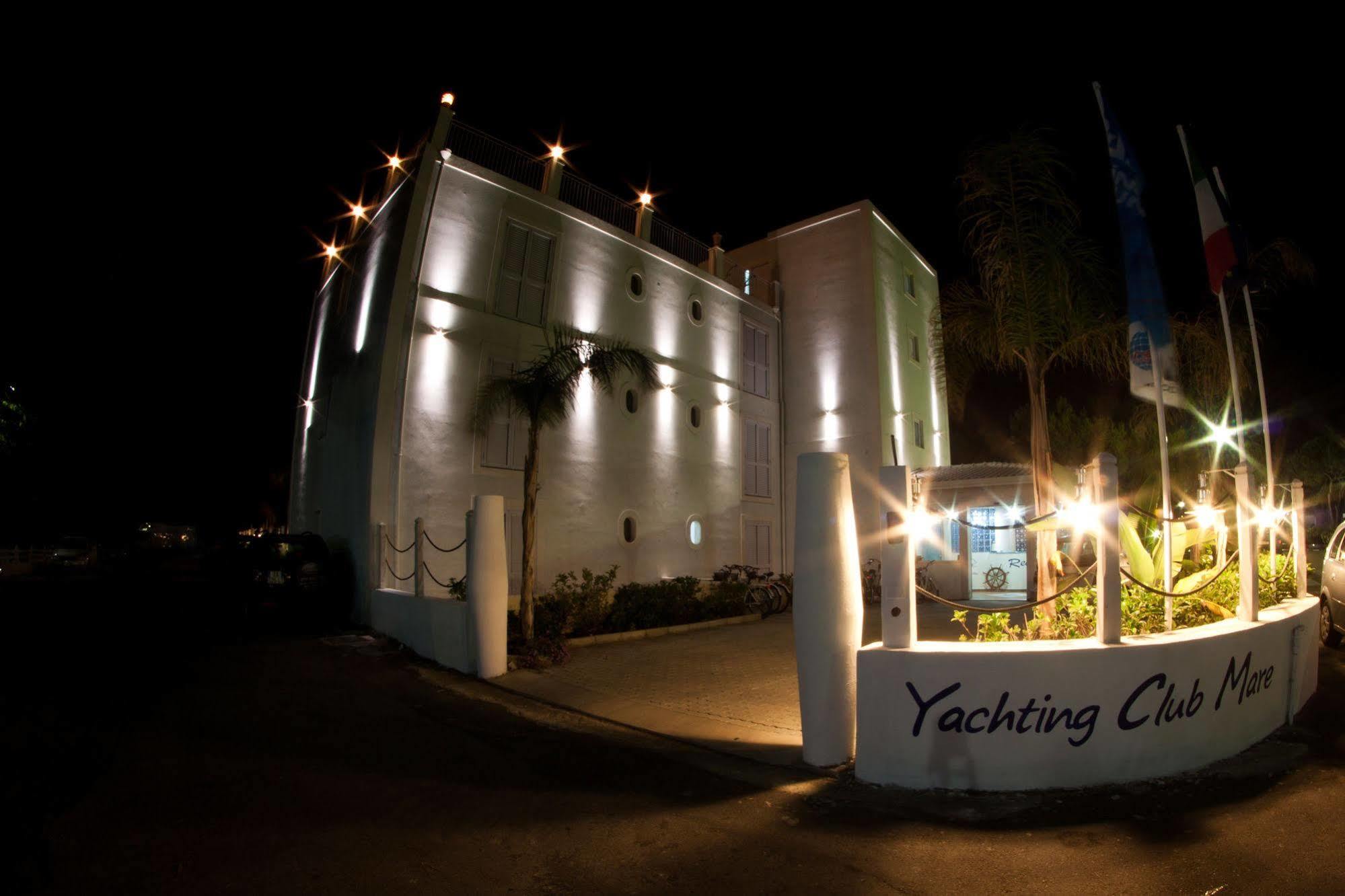 Hotel Yachting Club Mare Patti Exterior foto