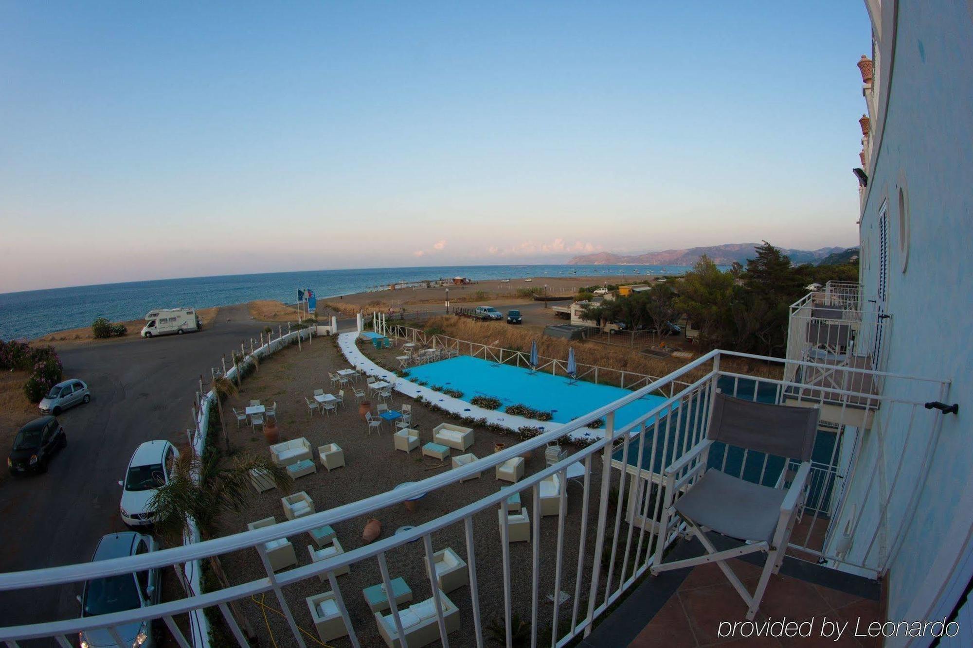 Hotel Yachting Club Mare Gioiosa Marea Exterior foto