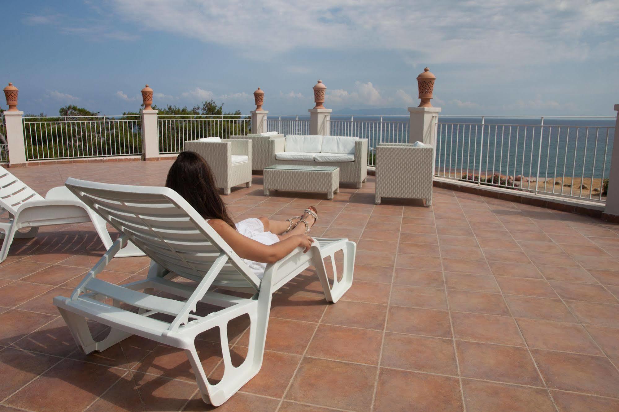 Hotel Yachting Club Mare Gioiosa Marea Exterior foto