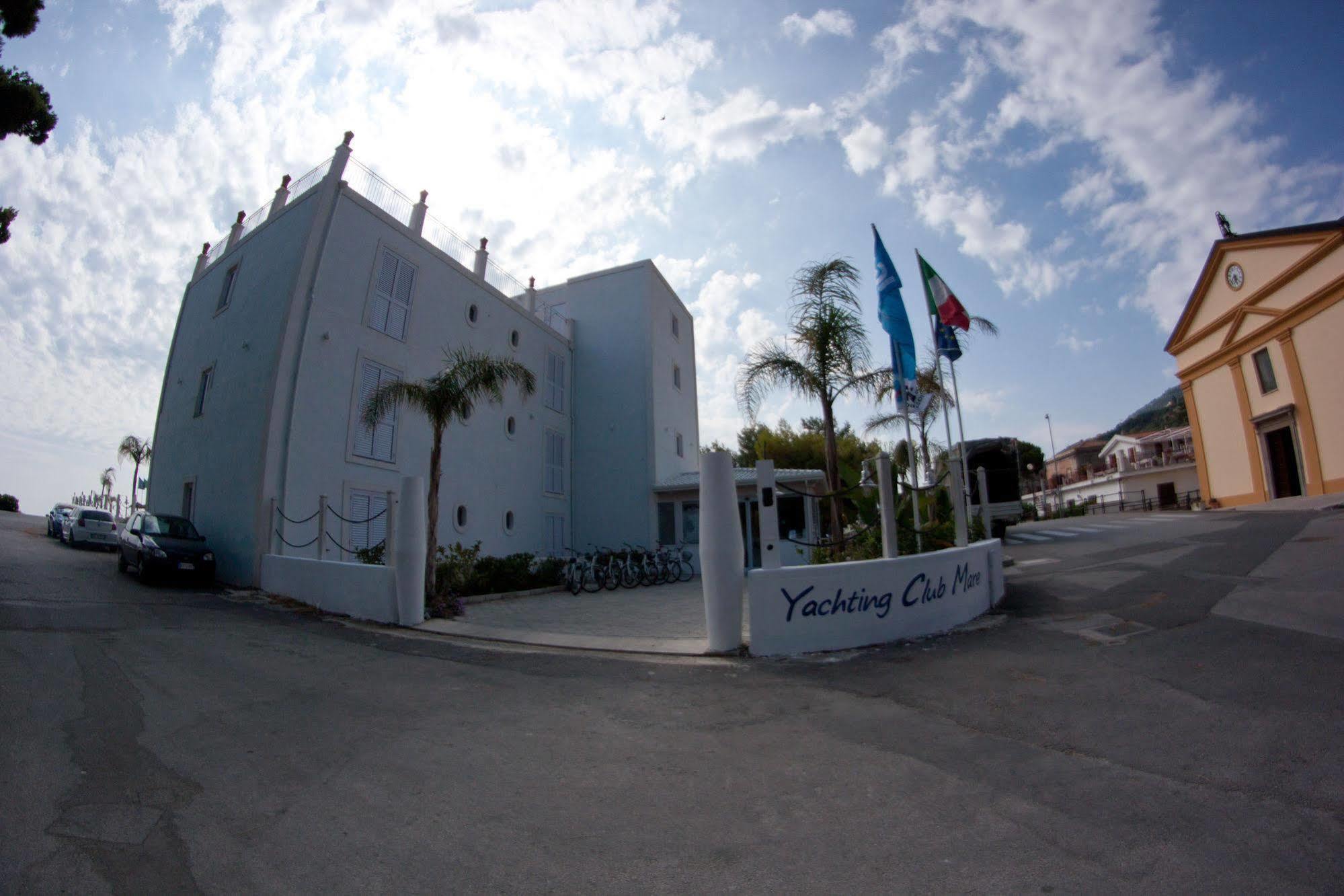 Hotel Yachting Club Mare Gioiosa Marea Exterior foto