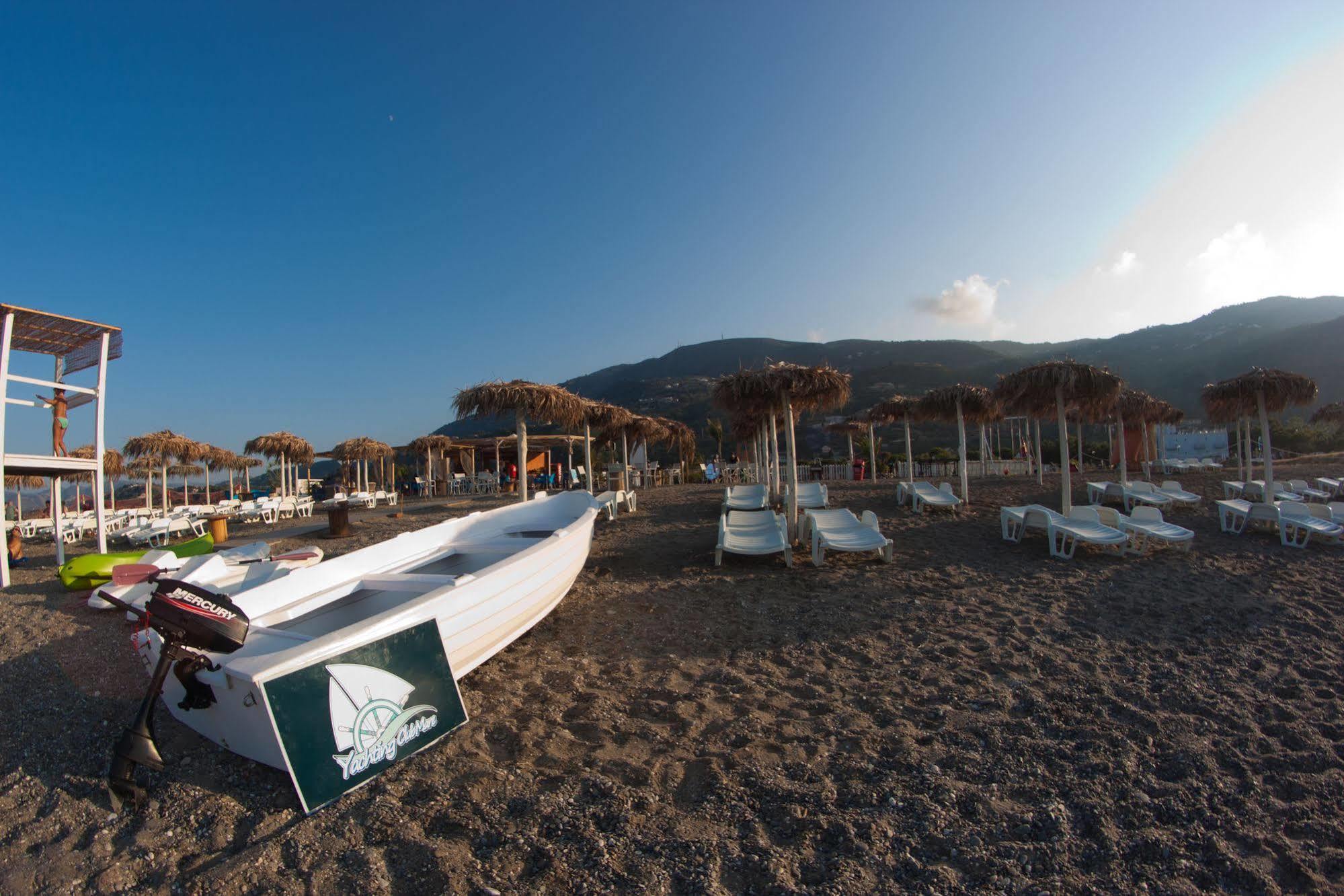Hotel Yachting Club Mare Gioiosa Marea Exterior foto