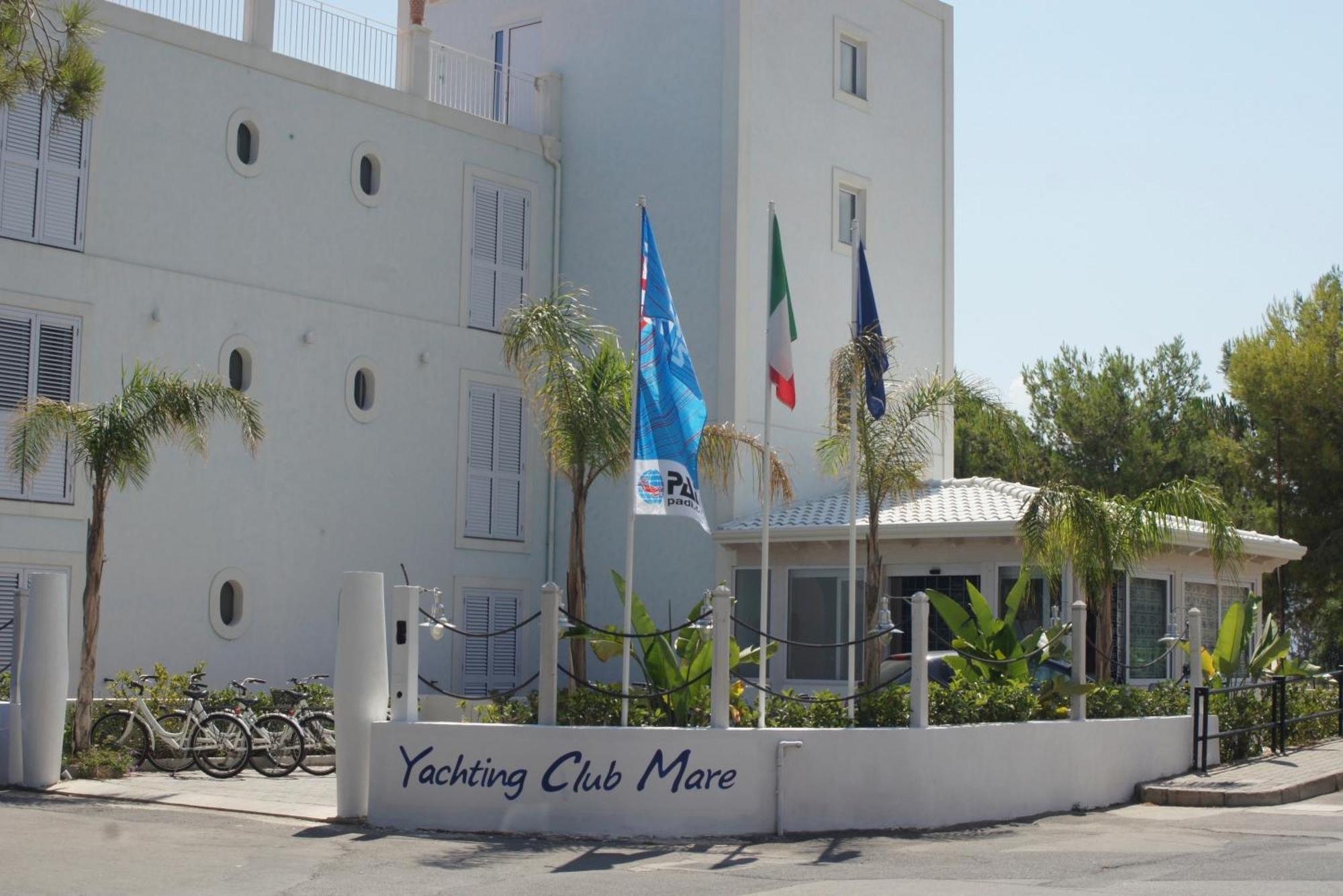 Hotel Yachting Club Mare Gioiosa Marea Exterior foto