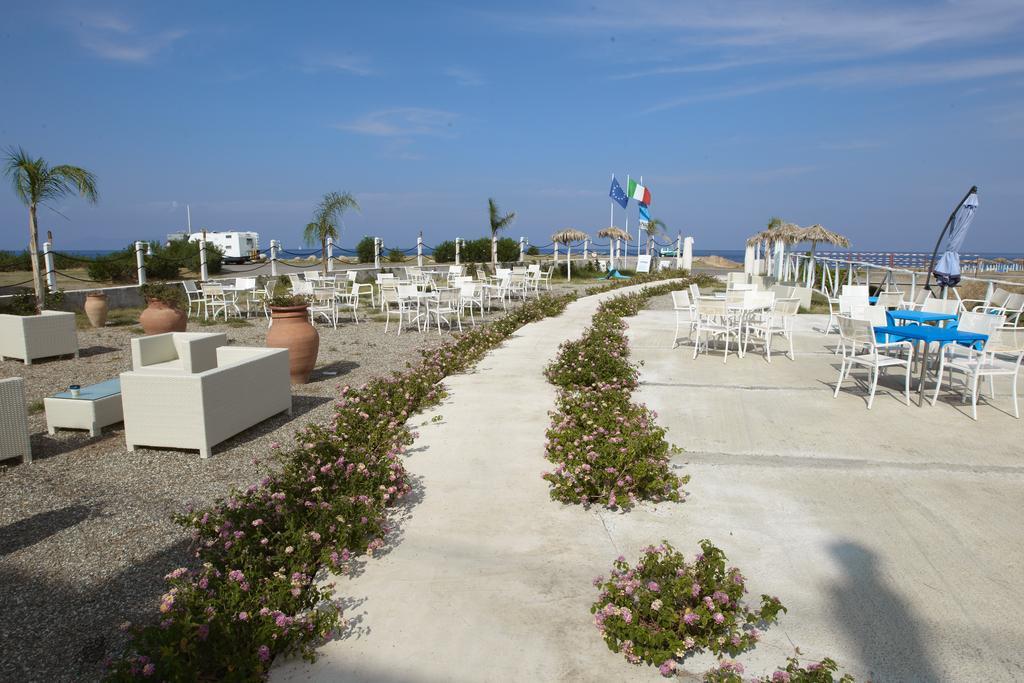 Hotel Yachting Club Mare Gioiosa Marea Exterior foto