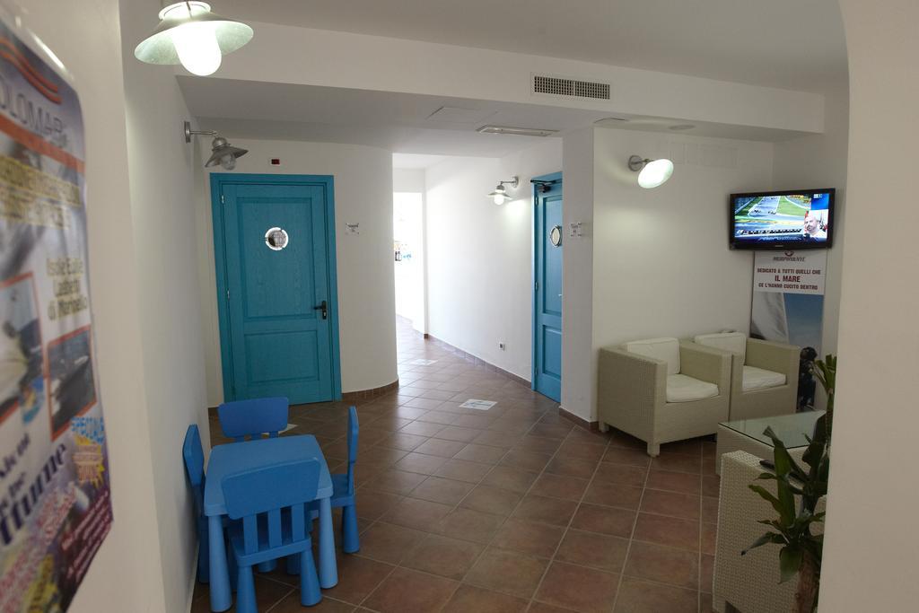 Hotel Yachting Club Mare Gioiosa Marea Exterior foto